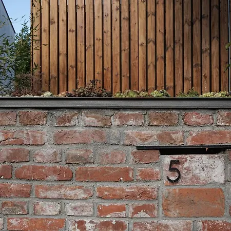 #outofboxproject Tiny-home And Garden House Chalé Timişoara