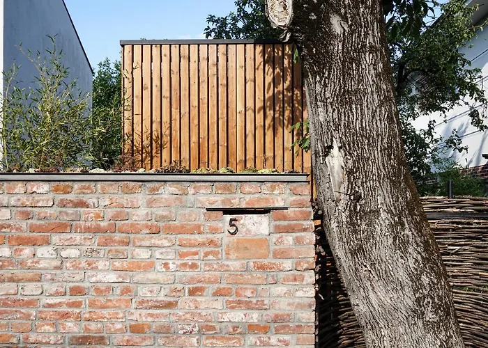 #outofboxproject Tiny-home And Garden House בקתה טימישוארה